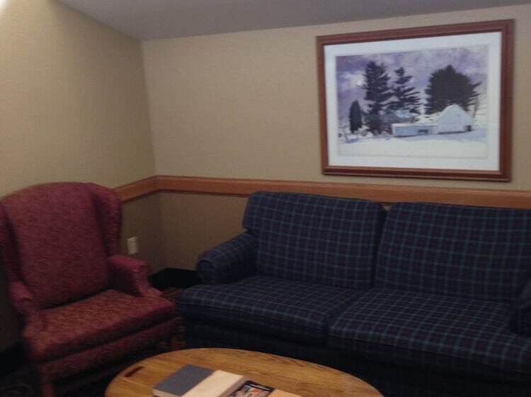 فندق Americinn By Wyndham Elkhorn Near Lake Geneva