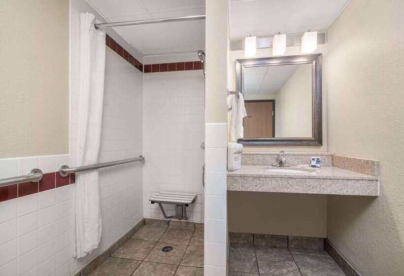 בית מלון כפרי Americinn By Wyndham Fargo West Acres