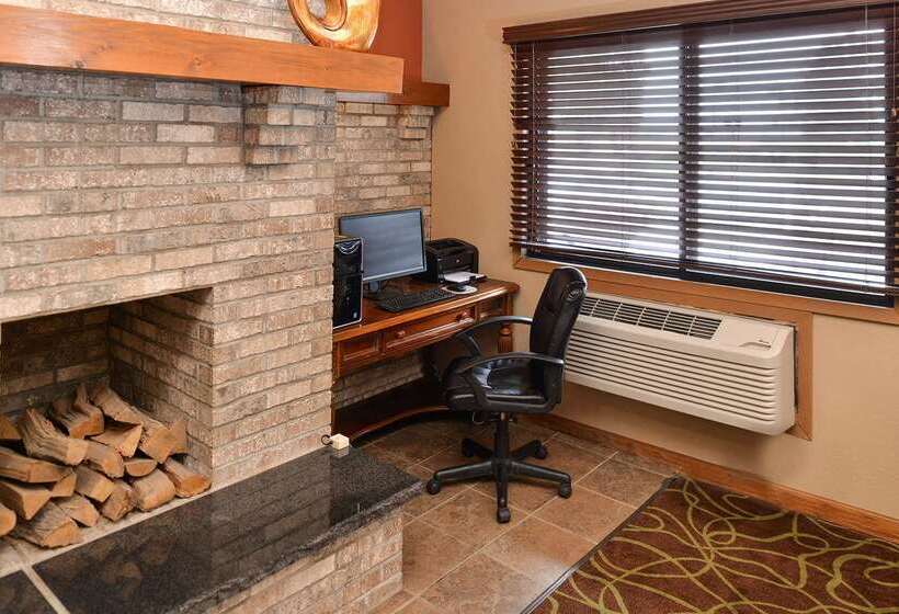فندق Americinn By Wyndham Fergus Falls  Conference Center