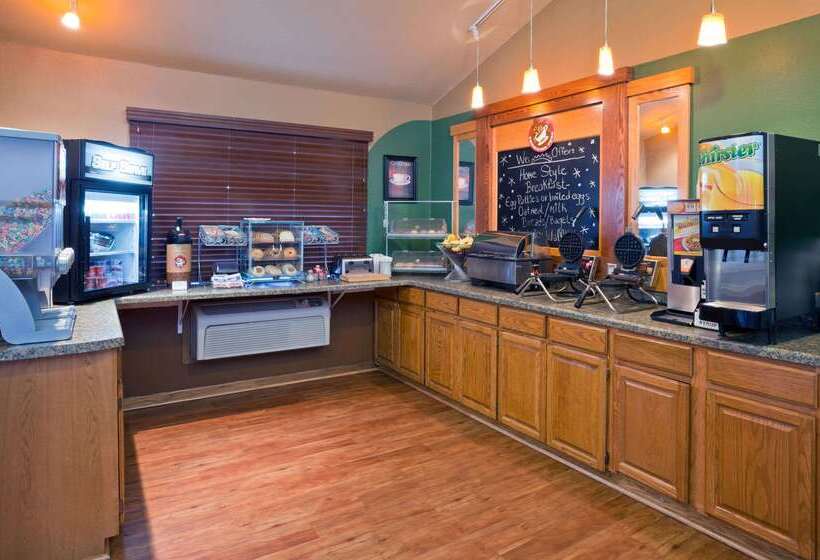 فندق Americinn By Wyndham Fergus Falls  Conference Center