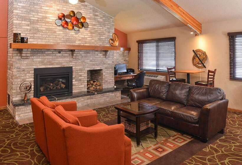 فندق Americinn By Wyndham Fergus Falls  Conference Center