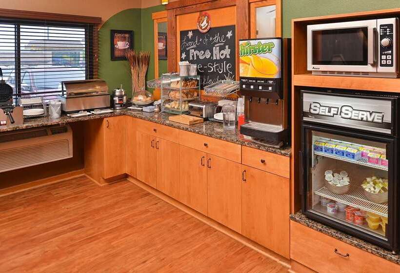 فندق Americinn By Wyndham Fergus Falls  Conference Center