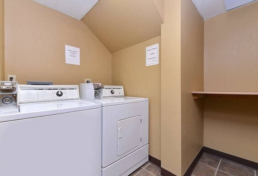 فندق Americinn By Wyndham Fergus Falls  Conference Center