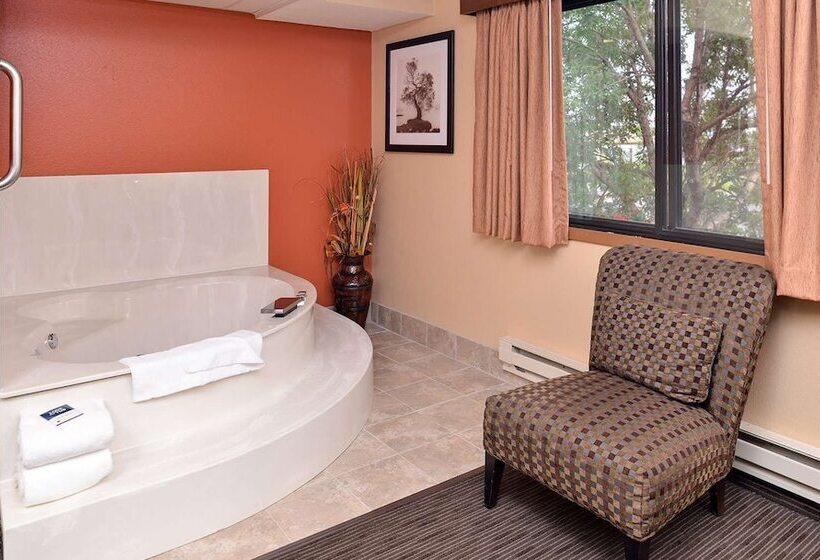 فندق Americinn By Wyndham Fergus Falls  Conference Center