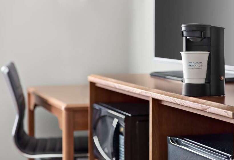 فندق Americinn By Wyndham Fergus Falls  Conference Center