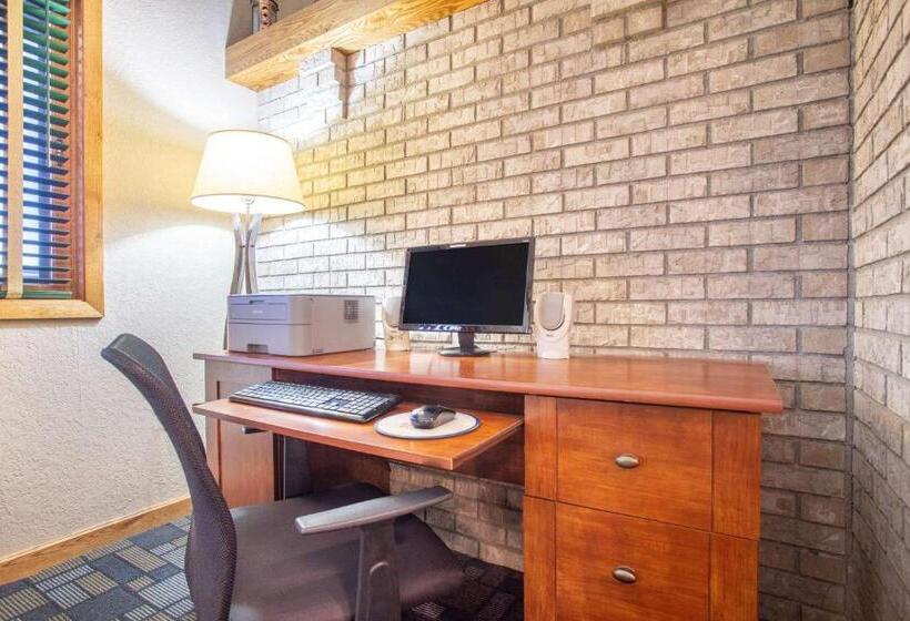 فندق Americinn By Wyndham Hayward