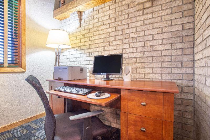 فندق Americinn By Wyndham Hayward