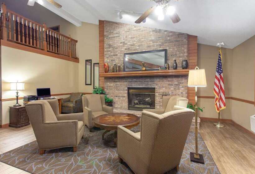 فندق Americinn By Wyndham Hutchinson