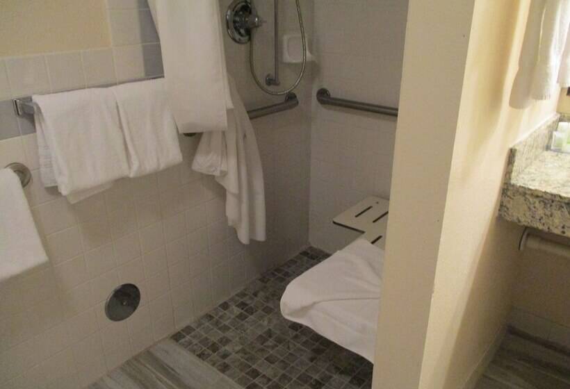 فندق Americinn By Wyndham Hutchinson