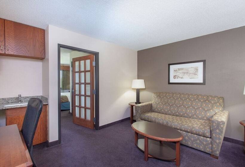 فندق Americinn By Wyndham Hutchinson