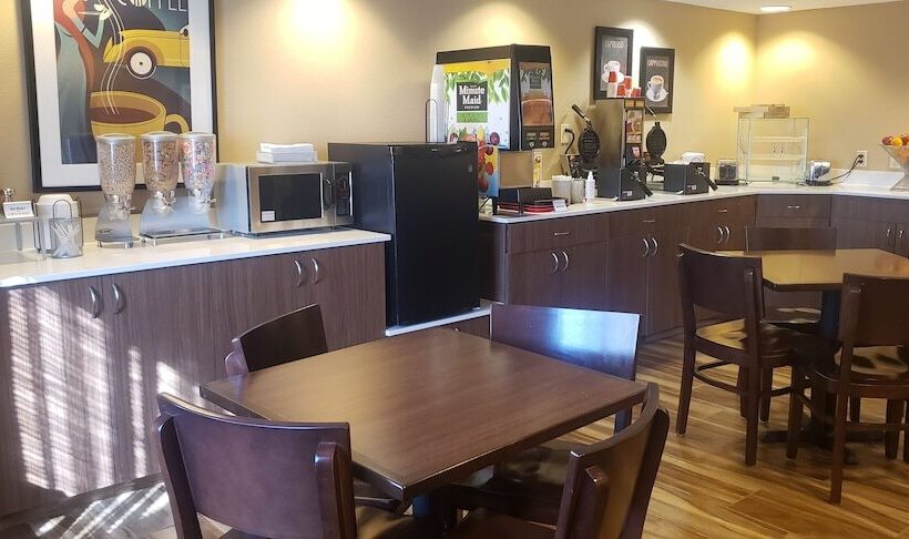 ホテル Americinn By Wyndham Kearney