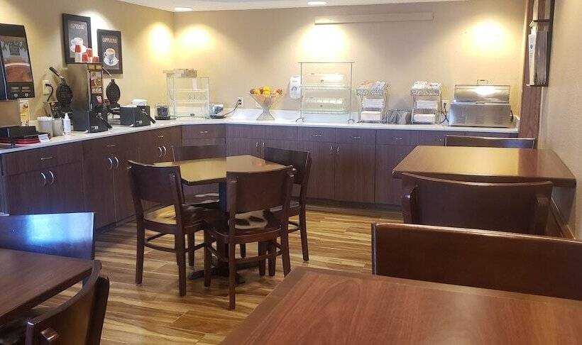 ホテル Americinn By Wyndham Kearney