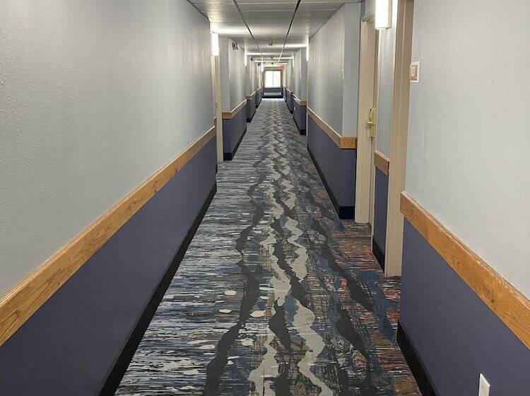 فندق Americinn By Wyndham Ladysmith