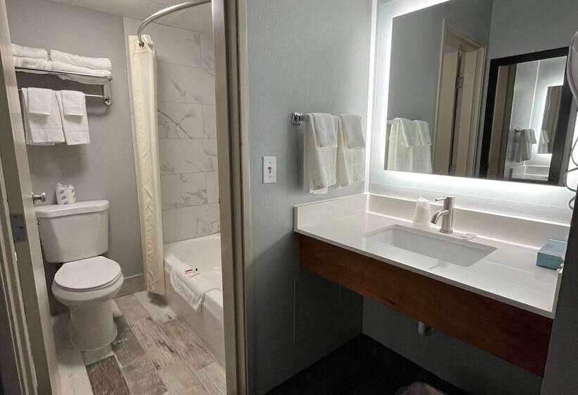 فندق Americinn By Wyndham Ladysmith