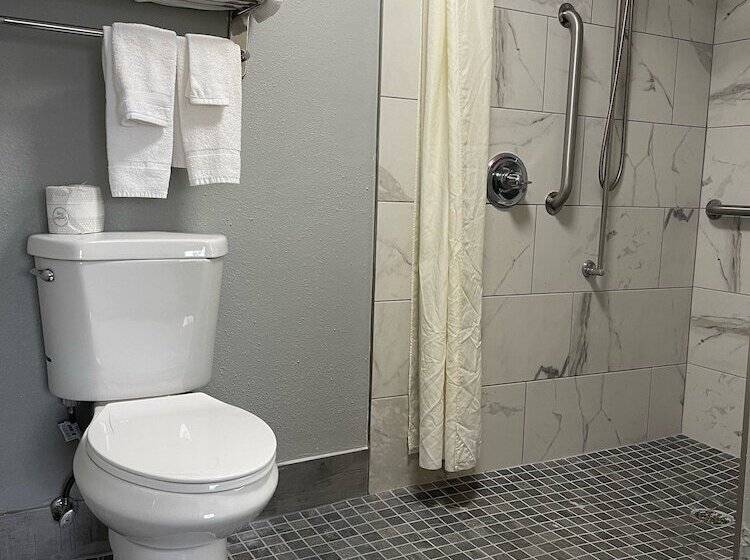 فندق Americinn By Wyndham Ladysmith