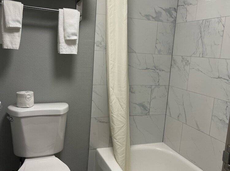 فندق Americinn By Wyndham Ladysmith