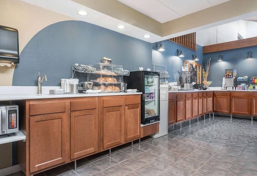 فندق Americinn By Wyndham Lake City