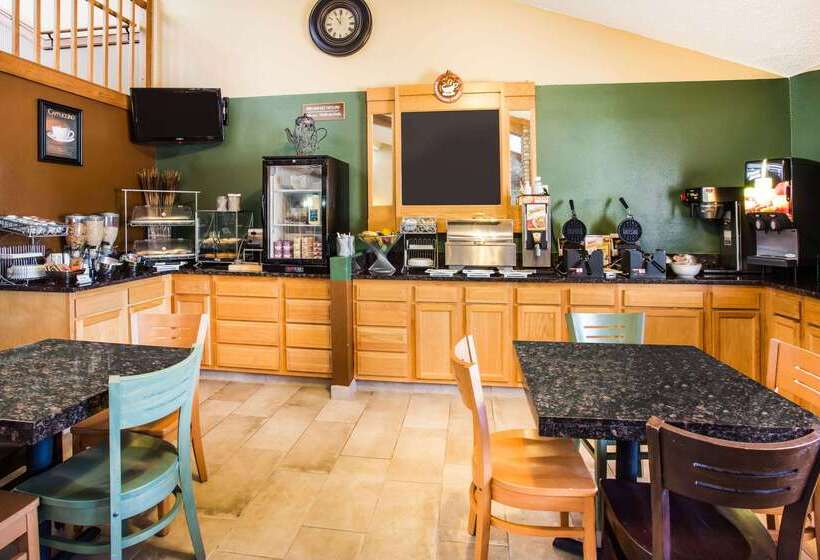 فندق Americinn By Wyndham Menomonie