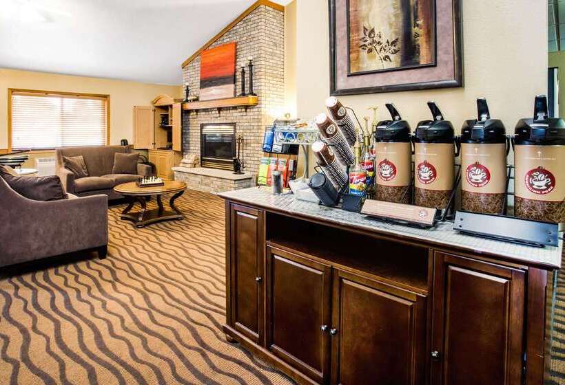 فندق Americinn By Wyndham Menomonie