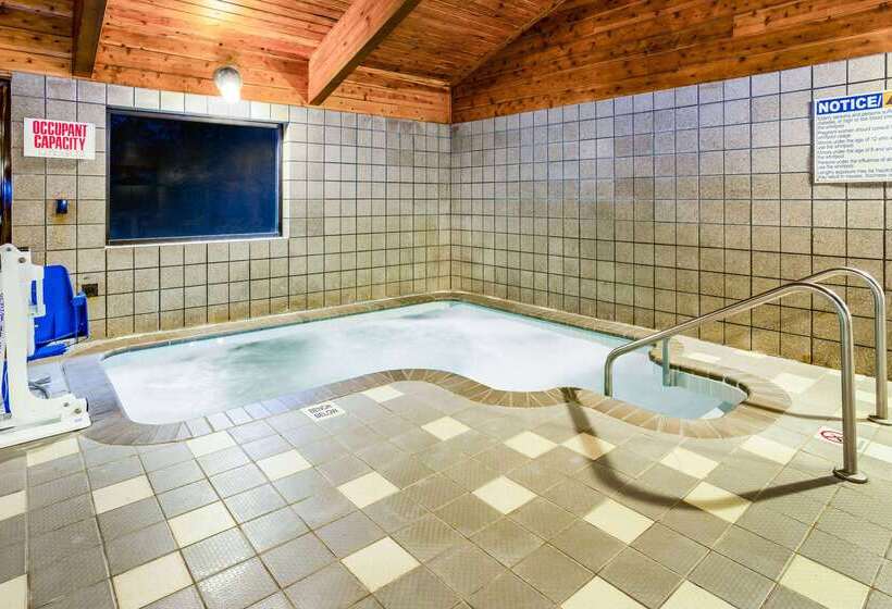 فندق Americinn By Wyndham Menomonie