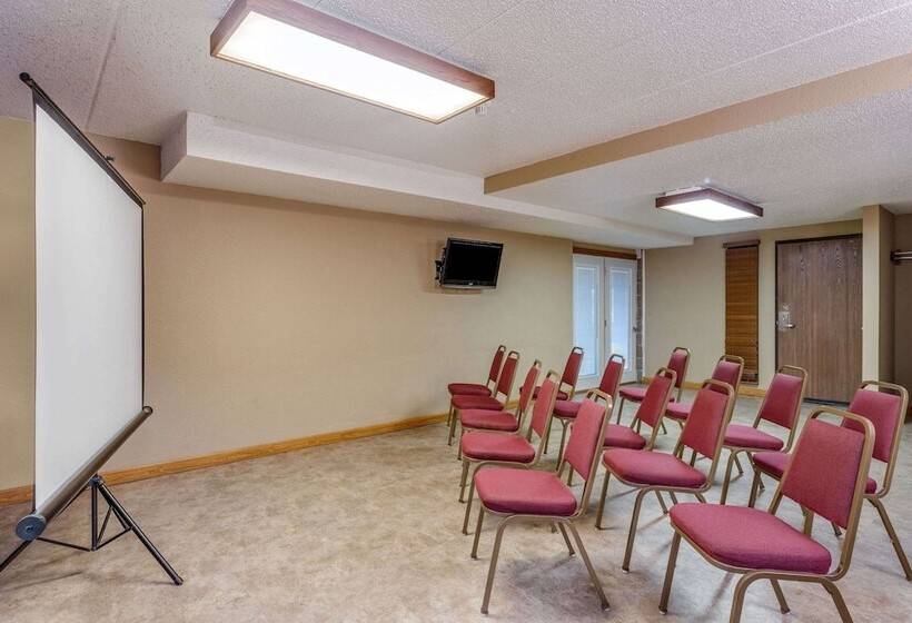 فندق Americinn By Wyndham Monroe