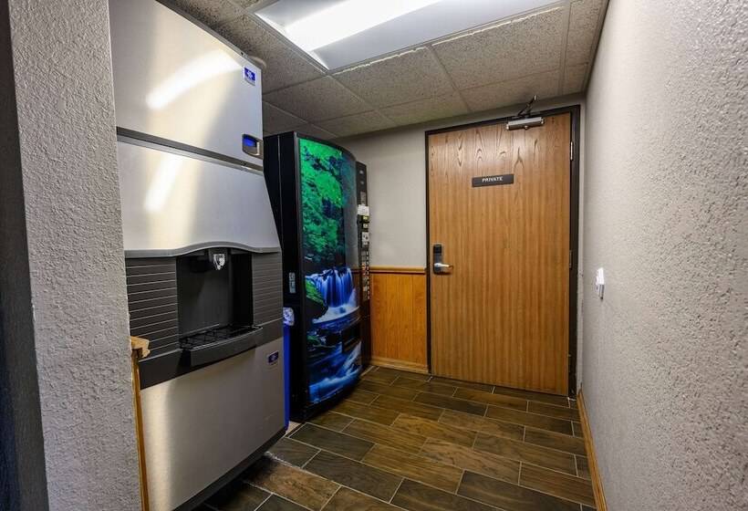 فندق Americinn By Wyndham Monroe