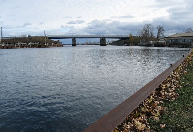 ホテル Americinn By Wyndham Oscoda Near Ausable River