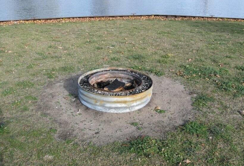 ホテル Americinn By Wyndham Oscoda Near Ausable River