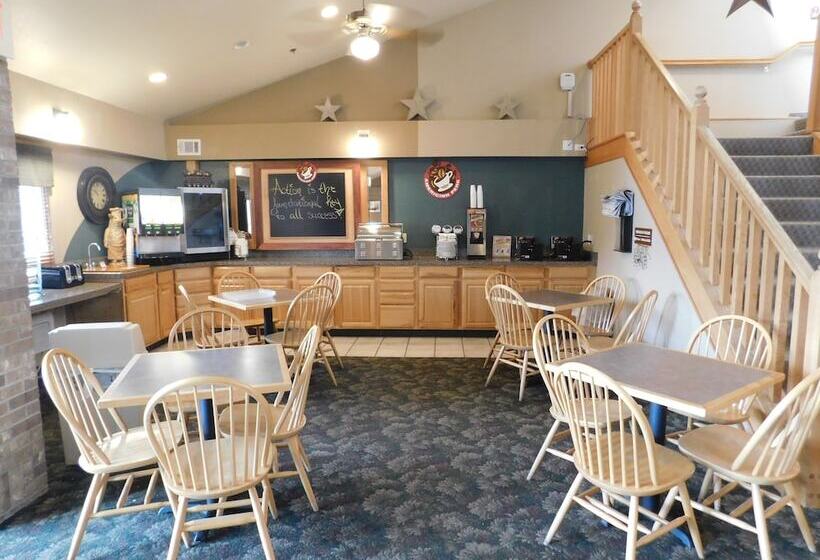 Отель Americinn By Wyndham Oscoda Near Ausable River