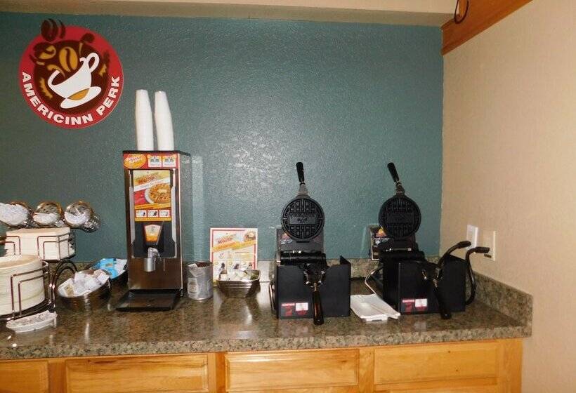 ホテル Americinn By Wyndham Oscoda Near Ausable River