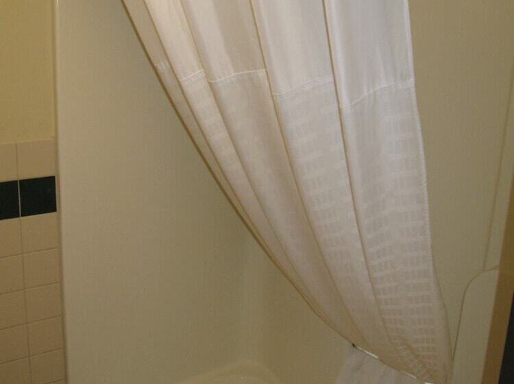 ホテル Americinn By Wyndham Oscoda Near Ausable River