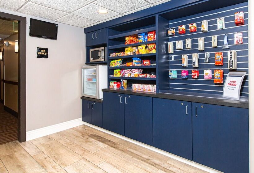 בית מלון כפרי Americinn By Wyndham Rapid City