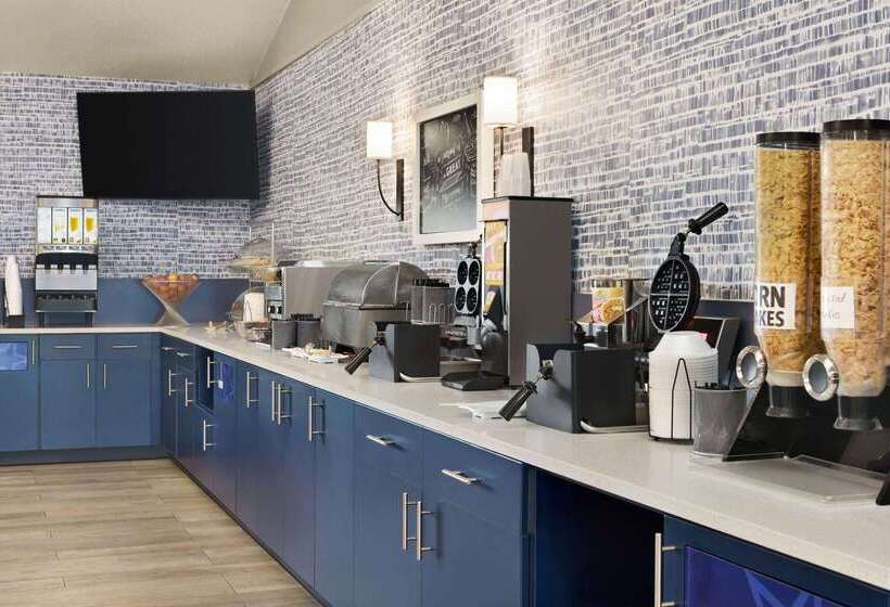 בית מלון כפרי Americinn By Wyndham Rapid City