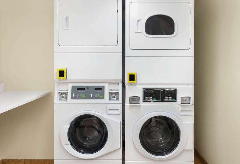 בית מלון כפרי Americinn By Wyndham Rapid City