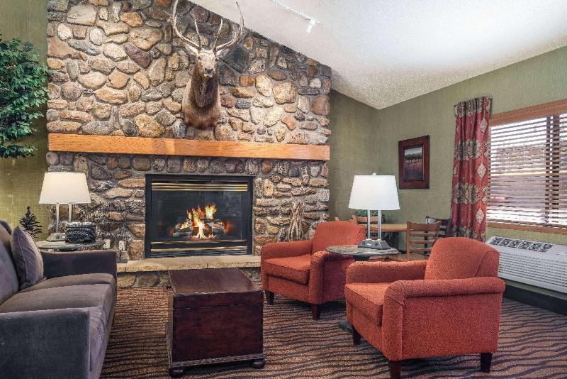 בית מלון כפרי Americinn By Wyndham Rapid City