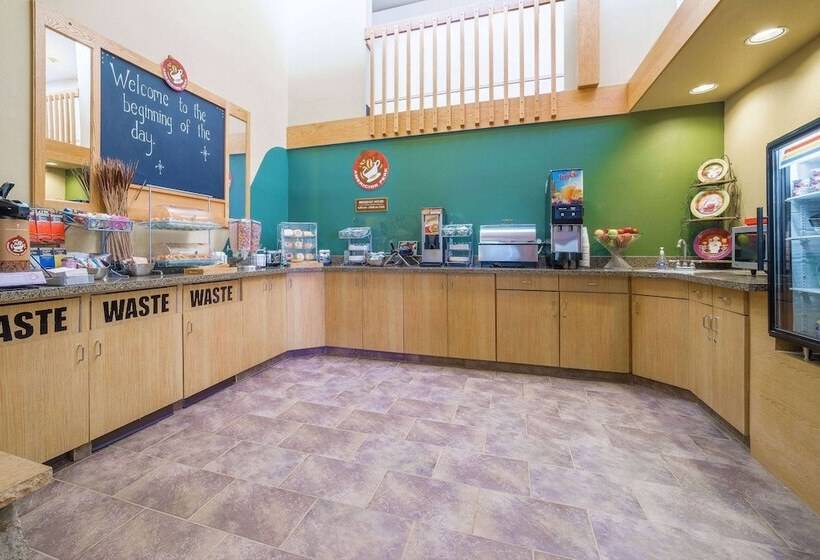 בית מלון כפרי Americinn By Wyndham Sioux Falls