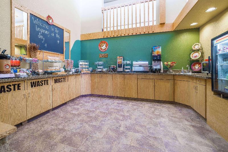 בית מלון כפרי Americinn By Wyndham Sioux Falls