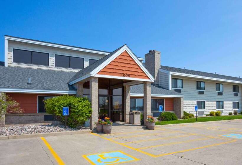 Отель Americinn By Wyndham Spencer