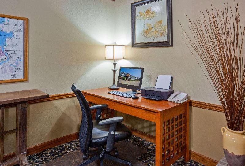 Отель Americinn By Wyndham Spencer