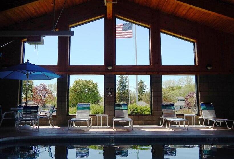 Отель Americinn By Wyndham Sturgeon Bay