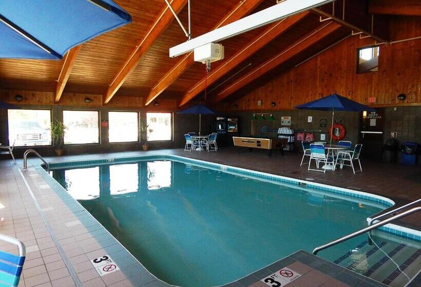 Отель Americinn By Wyndham Sturgeon Bay