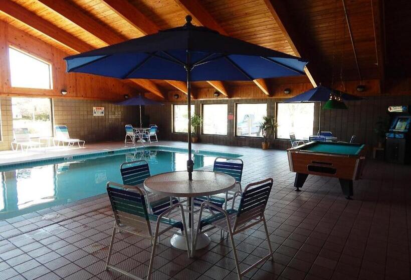 Отель Americinn By Wyndham Sturgeon Bay