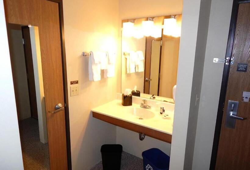 Отель Americinn By Wyndham Sturgeon Bay