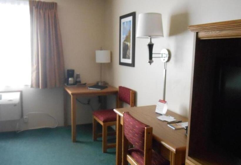 Отель Americinn By Wyndham Sturgeon Bay