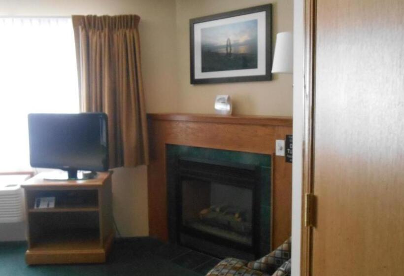 Отель Americinn By Wyndham Sturgeon Bay