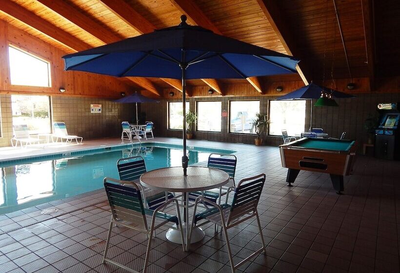 Отель Americinn By Wyndham Sturgeon Bay