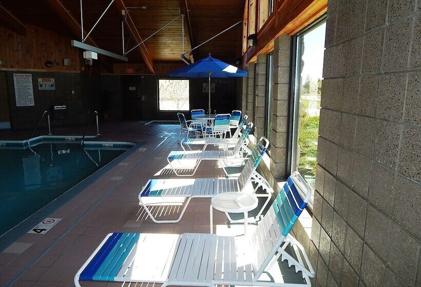 Отель Americinn By Wyndham Sturgeon Bay