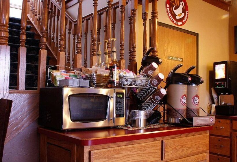 Отель Americinn By Wyndham Sturgeon Bay