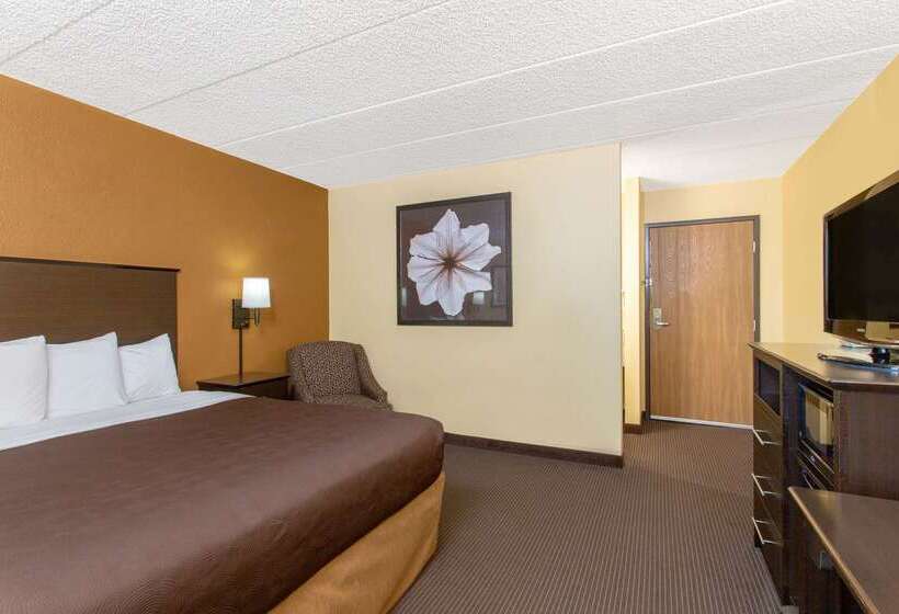 فندق Americinn By Wyndham West Bend