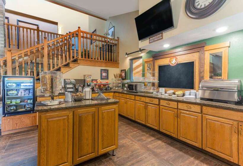 Отель Americinn By Wyndham White Bear Lake St. Paul